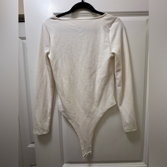 Long Sleeve Bodysuit - Picture 2 of 2